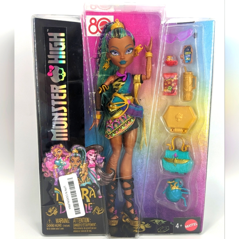 Monster High Nefera De Nile Doll New (Damaged Box)